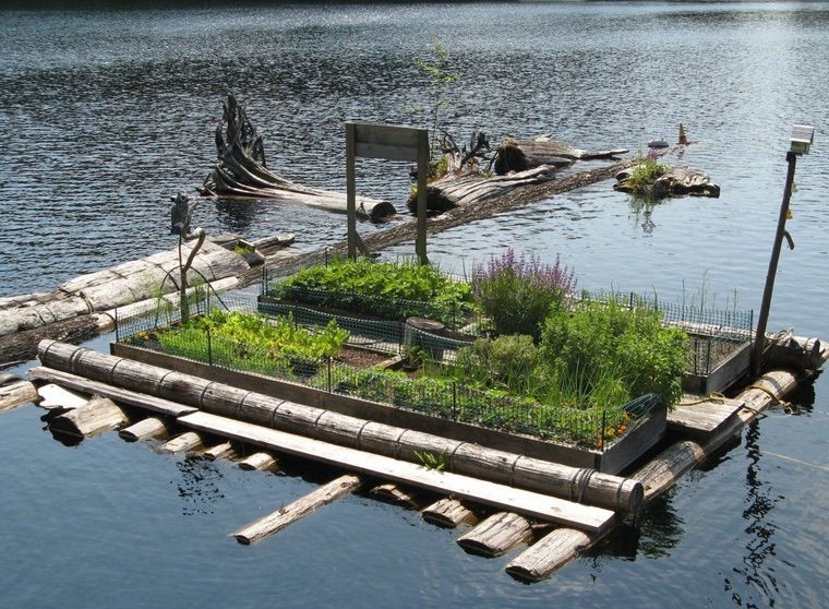 un giardino moderno che galleggia