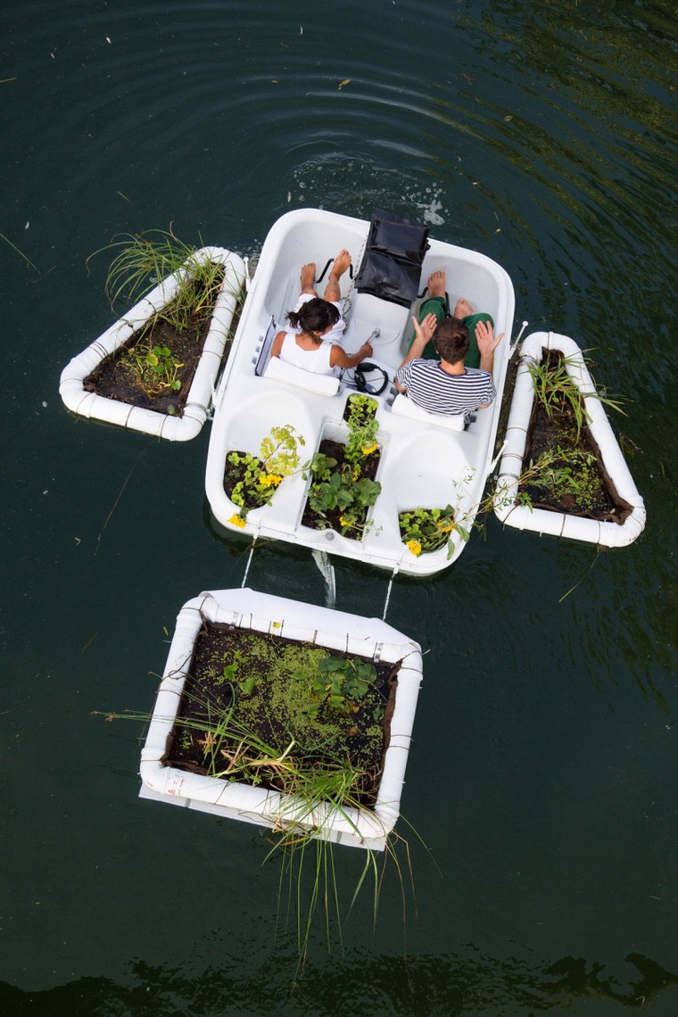 浮かぶボートの庭