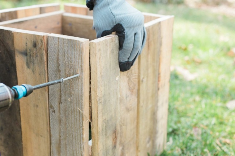 Mit kell tenni egy fa raklapültetőben, készítsen kerti edényfedelet