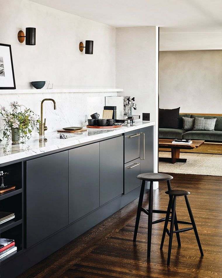 cucina aperta design armadi in marmo colore scuro