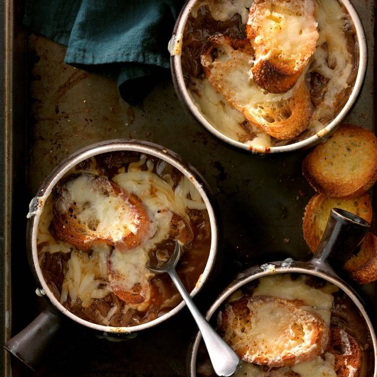 zuppa di cipolle tradizionale