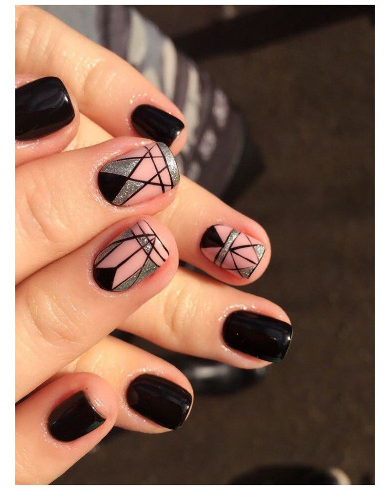 geometric-nails-deco-black-pink-silver