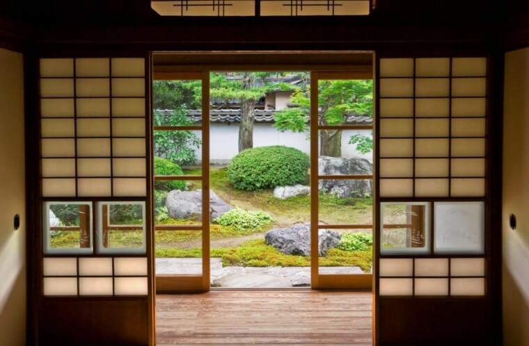 tradiciniai japoniški namai-shoji-screen-permatomi popieriniai langai