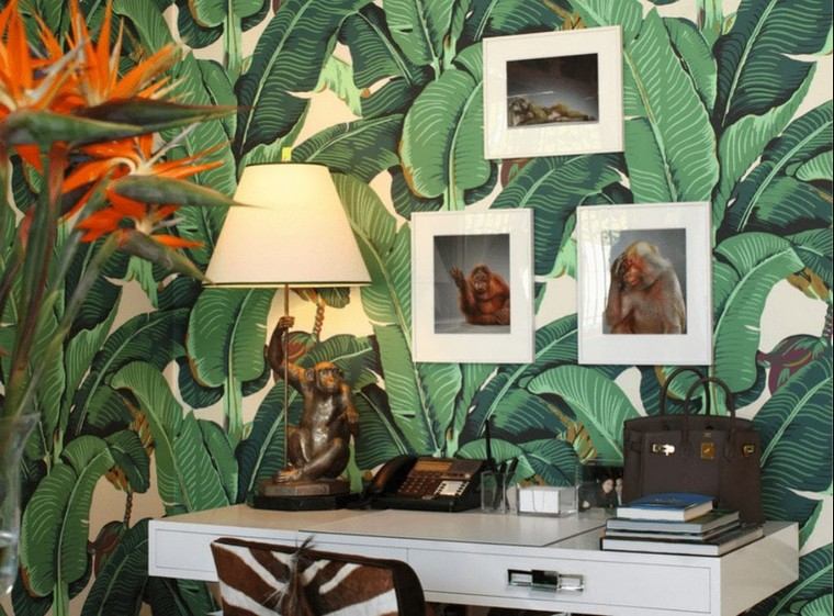 trópusi minták a modern nappaliban