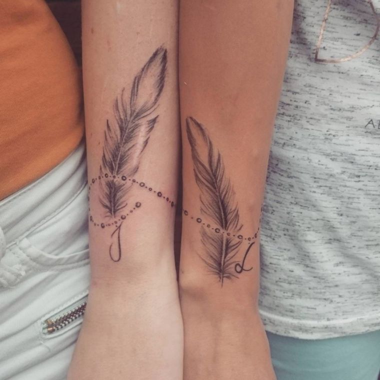 ideja-tetovaža-žena-pero