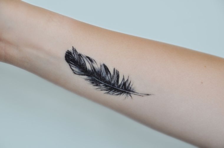 tetovaža perja za žene