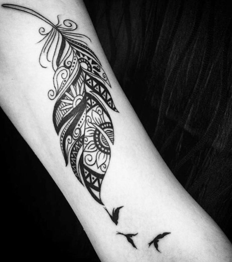 primjer-tetovaža-žena-ruka-pero