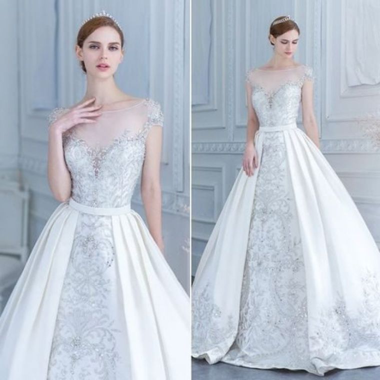 abito da sposa evolutivo-lungo-colore-bianco