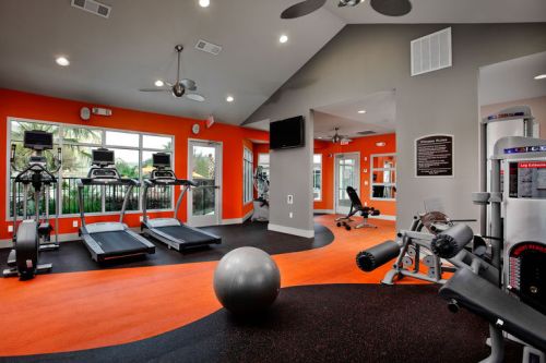 narancs edzőterem modern design nagy ház ötlet