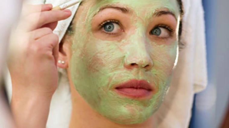 odos priežiūra-veido-spuogų dirginimas