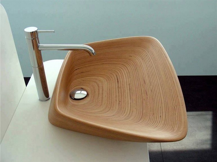 modernus vonios kriauklės interjero išdėstymas