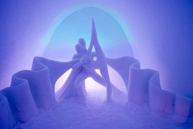 hotel-de-glace-skulpture-antilop-2019