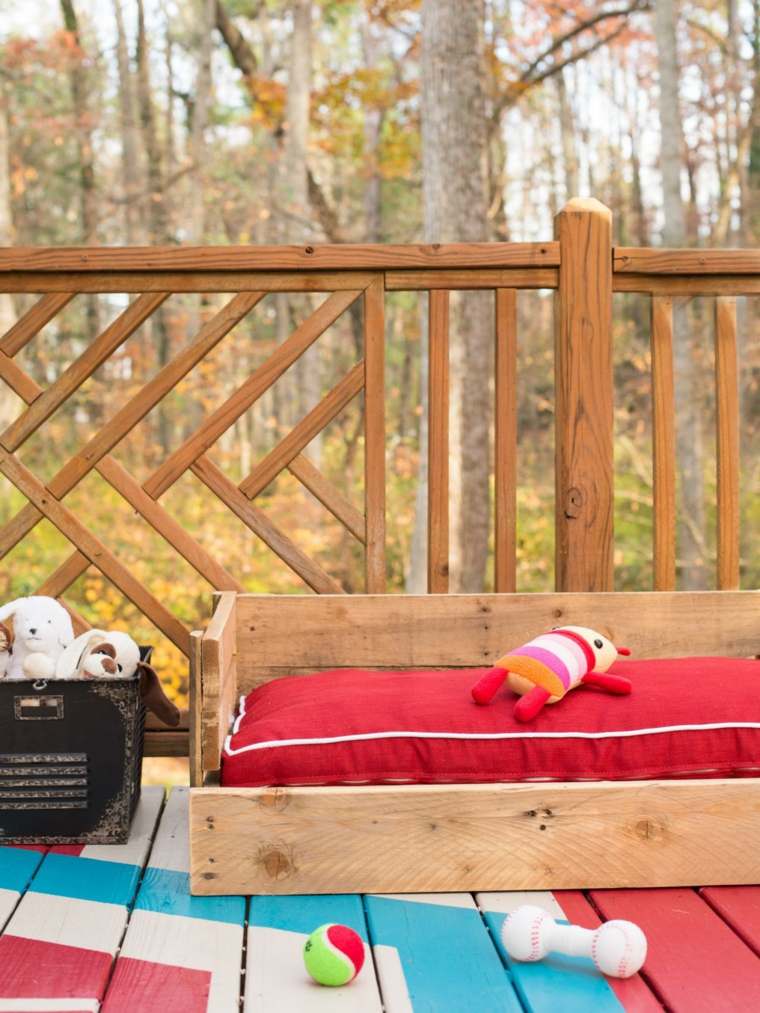 make-an-outdoor-play-area-pallet-terrace