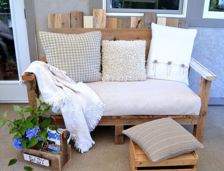 diy-wood-pallet-garden-sofa