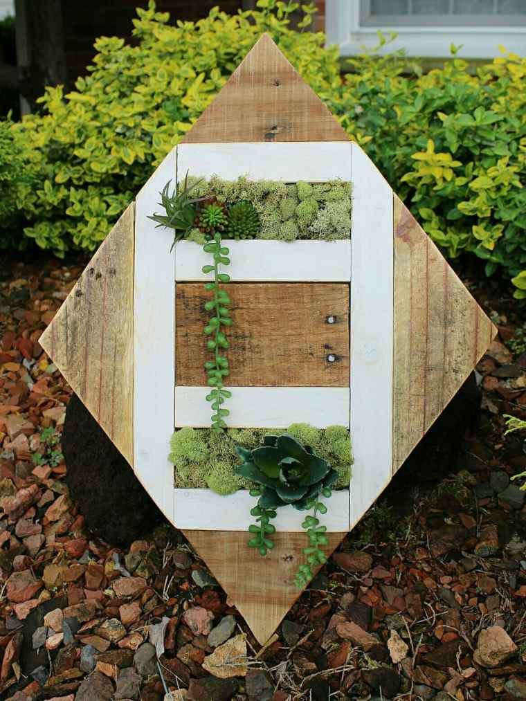 make-a-vertical-garden-exterior-pallets