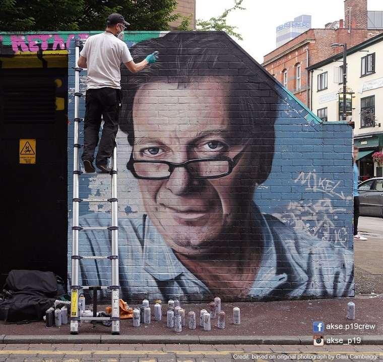 street art grafiti akse manchester painting mural