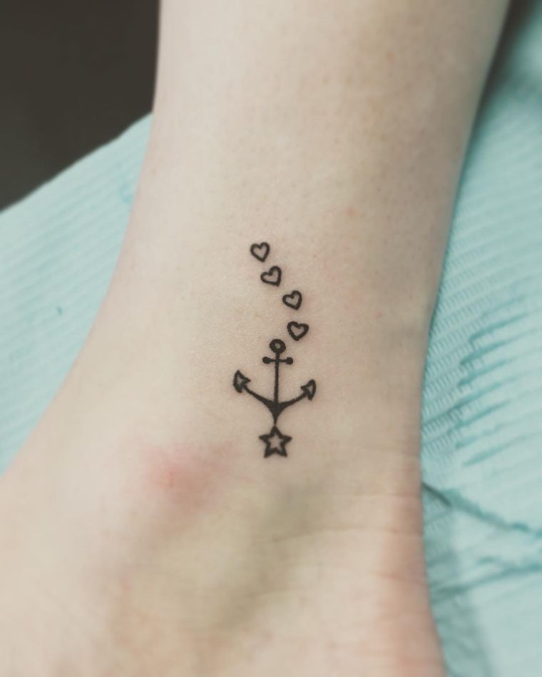 small-tattoo-woman-heart-anchor-photo