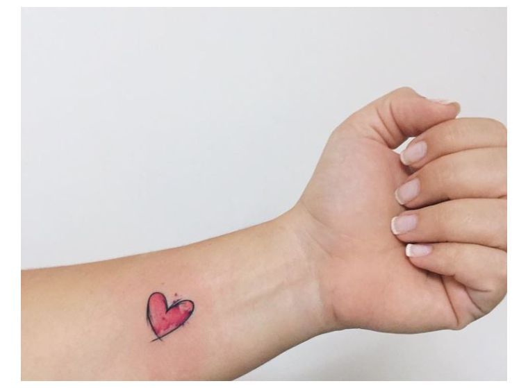 small-color-tattoo-woman-heart