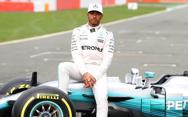 racer-lewis-hamilton-mst