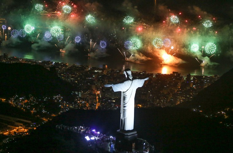 festeggia l'arrivo del nuovo anno rio