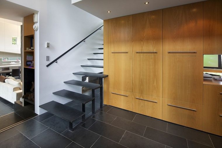 modern-villa-design-simcic-black-metal-lépcső