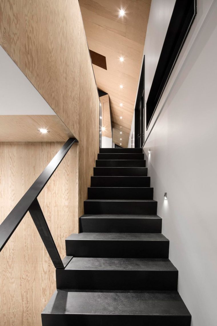 fekete lépcső kialakítás-kis tér-deco-skandináv-természethumaine