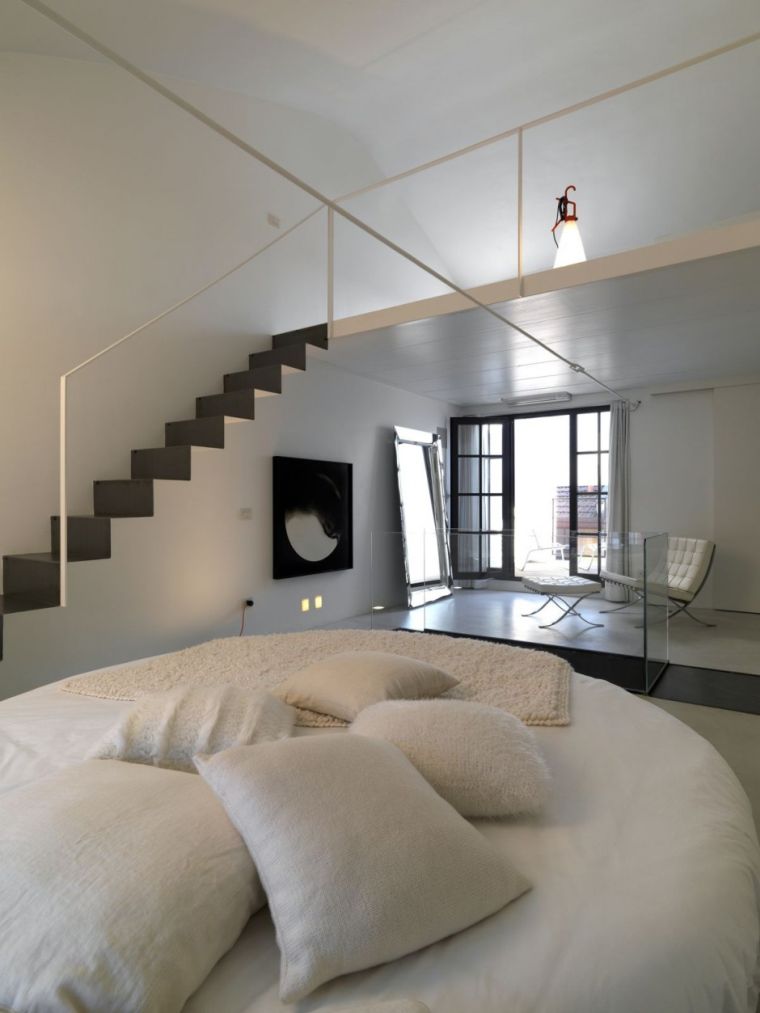 lépcsőház-fehér-fekete-modern-loft-design-minimalista-delrosso
