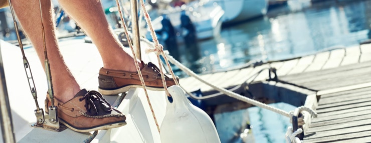 scarpa su nave barca