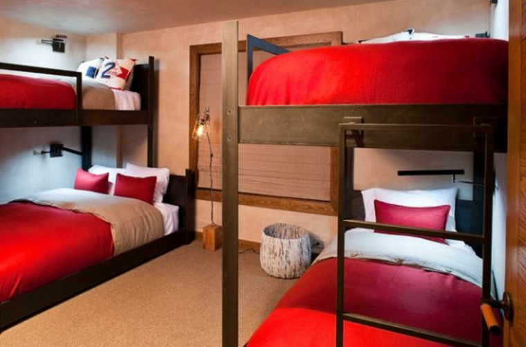 drveni kreveti spavaća soba ideja za uređenje modernog prostora