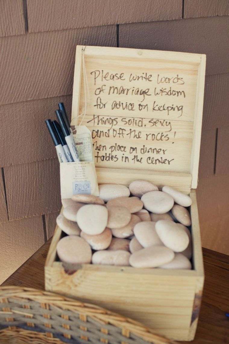 wedding-guest-book-on-the-beach-idea-pebbles-box-