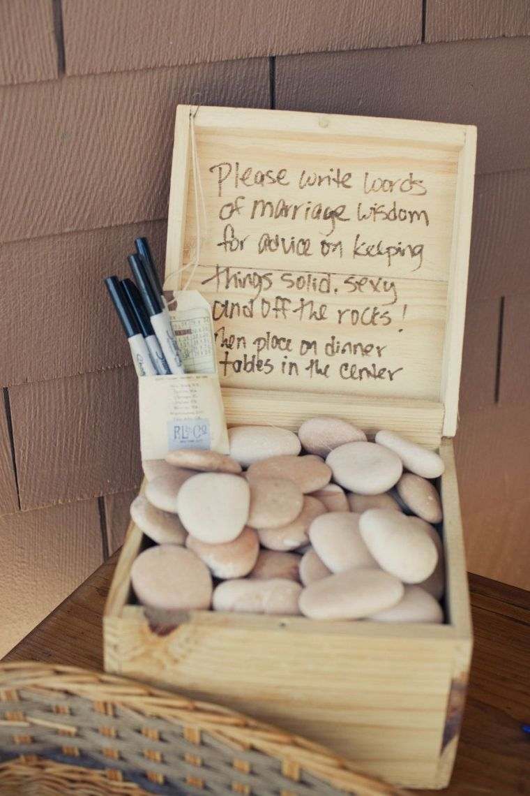 Wedding-guest-book-on-the-beach-idea-pebbles-box-