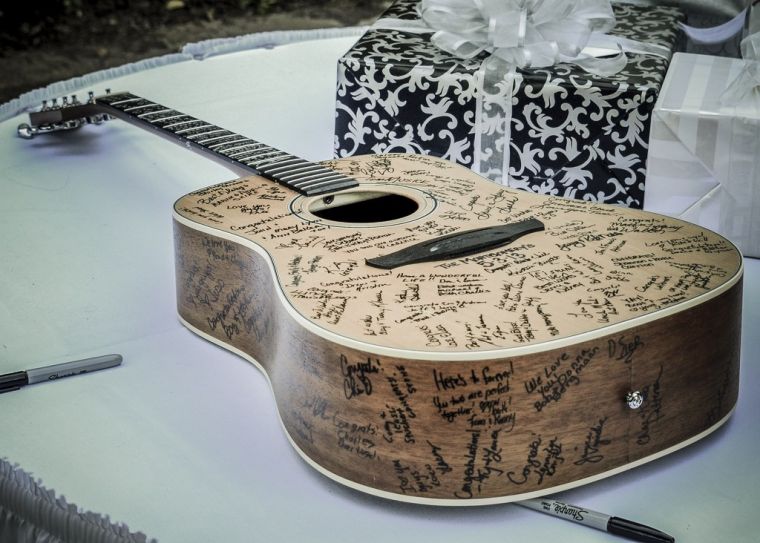 album-wedding-original-guitar-wood-idee