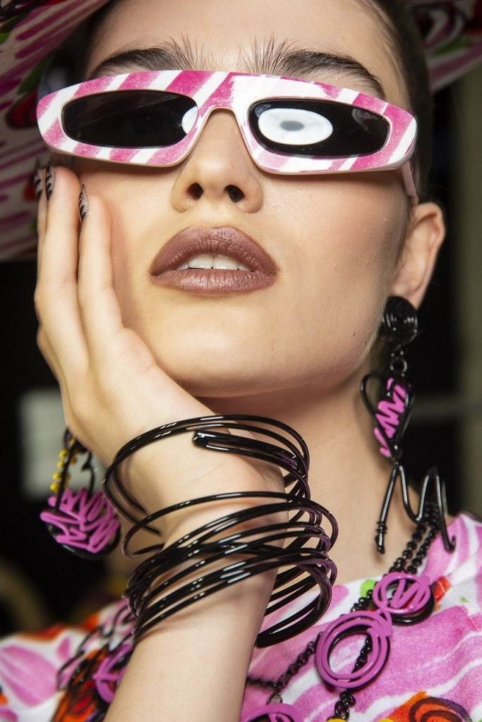 2019 occhiali da sole trendy montature con motivi donna Moschino
