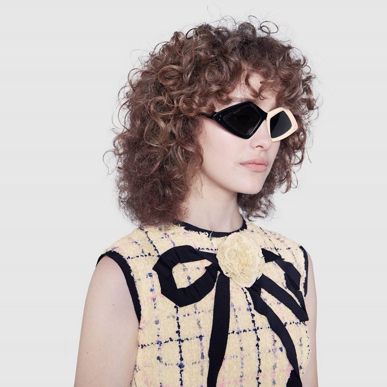 divatos napszemüveg 2019 egyedi formák Gucci