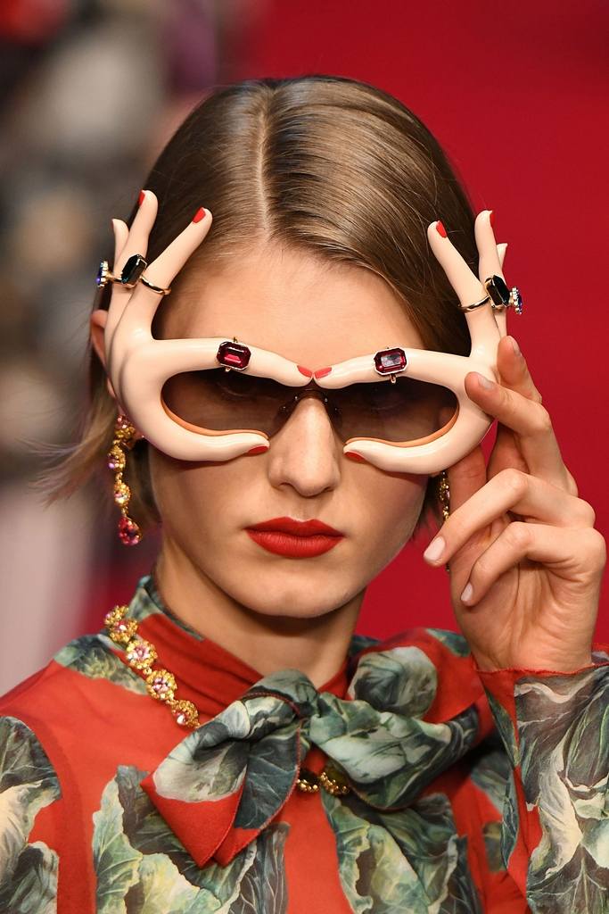 2019 metų madingi akiniai nuo saulės „Dolce“ ir „Gabbana“