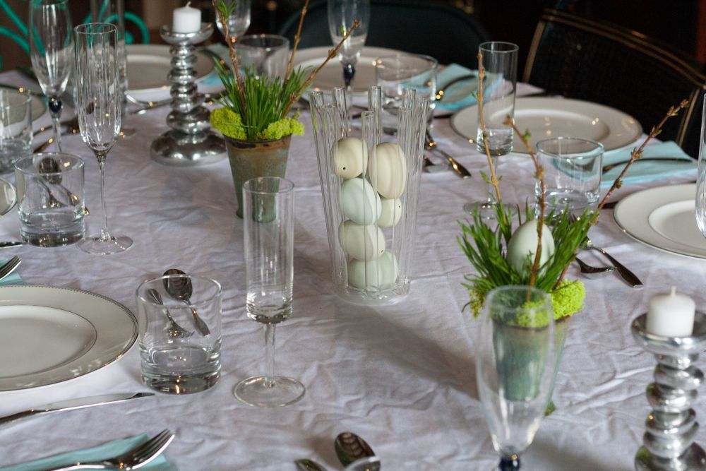 Baltų kietai virtų kiaušinių vazos stiklo stalo puošmena
