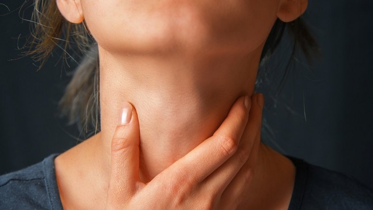 affaticamento muscoli vocali mal di gola
