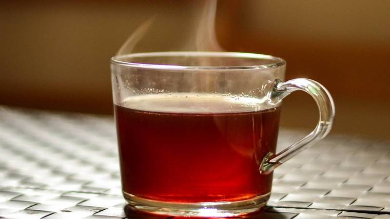 bere tè mal di gola
