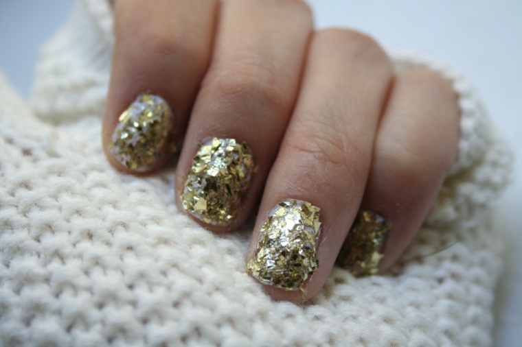 manicure-matrimonio-vernice-glitter-dorato