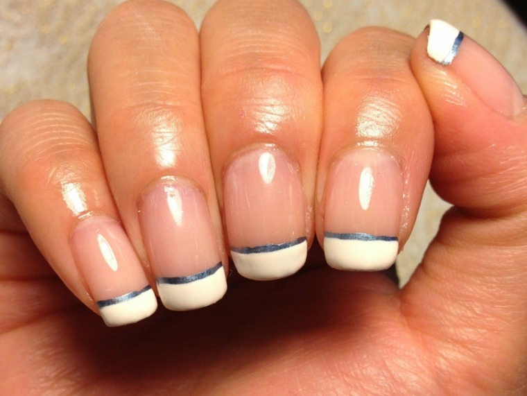manicure-matrimonio-rosa-bordo-bianco-linea-argento-colore-separazione-unghie-quadrate