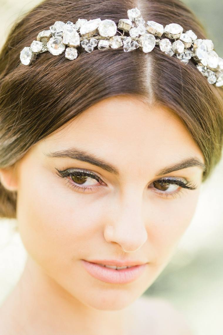 trucco da sposa corona-pietre-tete-mariee