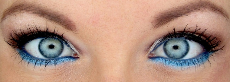mėlynų akių makiažas