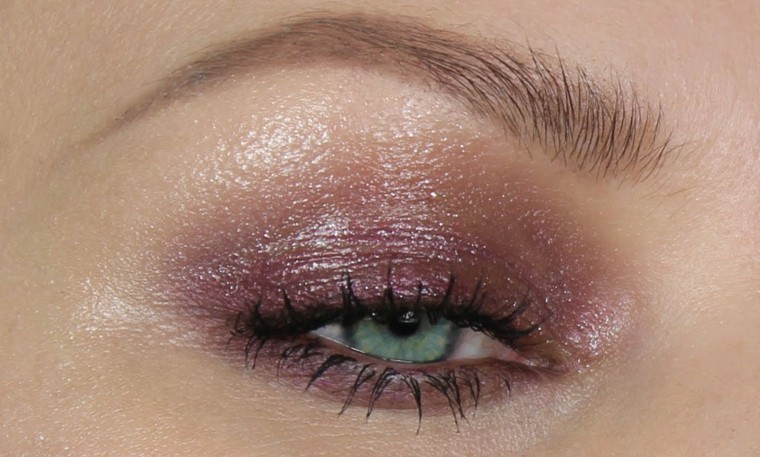 trucco occhi azzurri marrone-viola