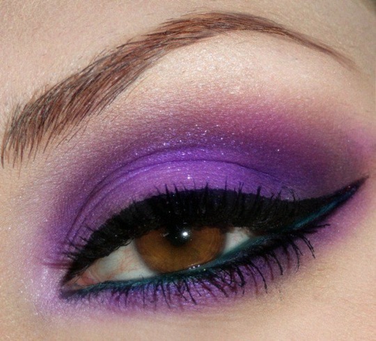 trucco con sfumature viola