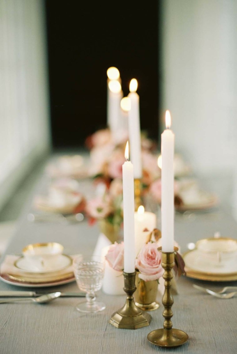 vestuvių-bohemiškos-prašmatnios žvakės-stalas-vintažinis-auksinis-deko-romantiškas
