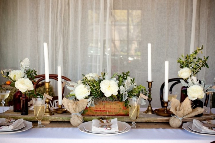 vidéki stílusú esküvői asztal dekoráció