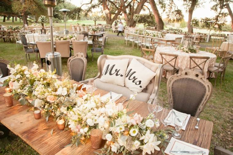 結婚式の招待状素朴なシックなテーブル新郎の花嫁