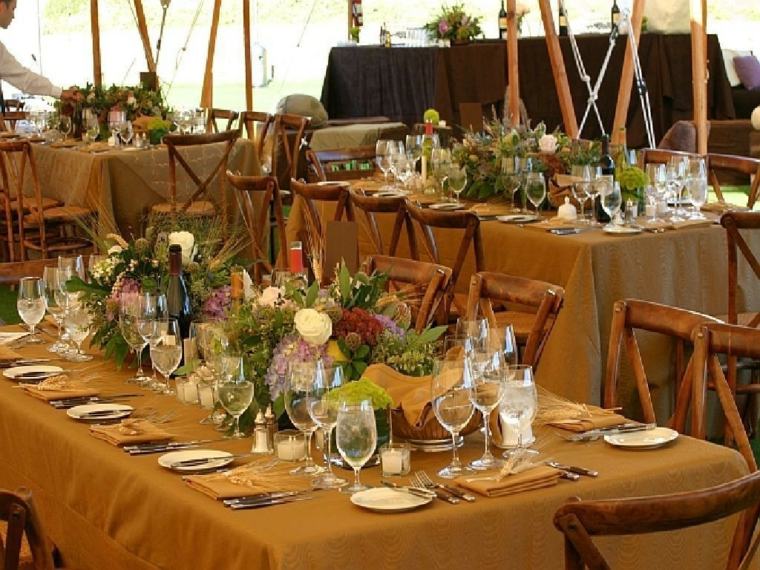 素朴でシックな結婚式の装飾テーブル収納
