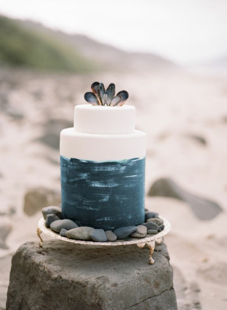 vestuvių tema-jūros-mėlyna-kriauklė-tortas