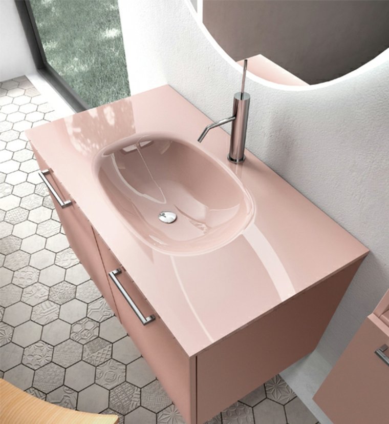Ružičasta kupaonska toaletna jedinica bijele zrcalne podne pločice